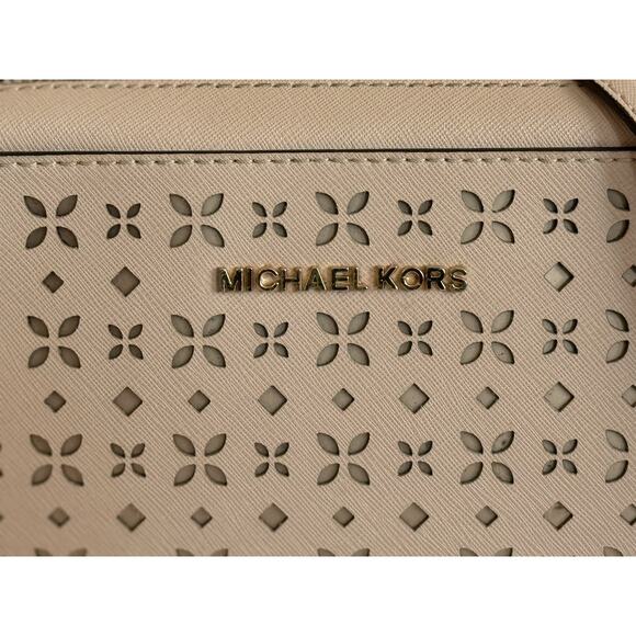 MICHAEL KORS Jet Set Travel Large Crossbody & Wallet Set Perforated Light Pink - Picture 4 of 16